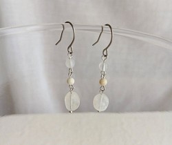 ムーンストーンピアス